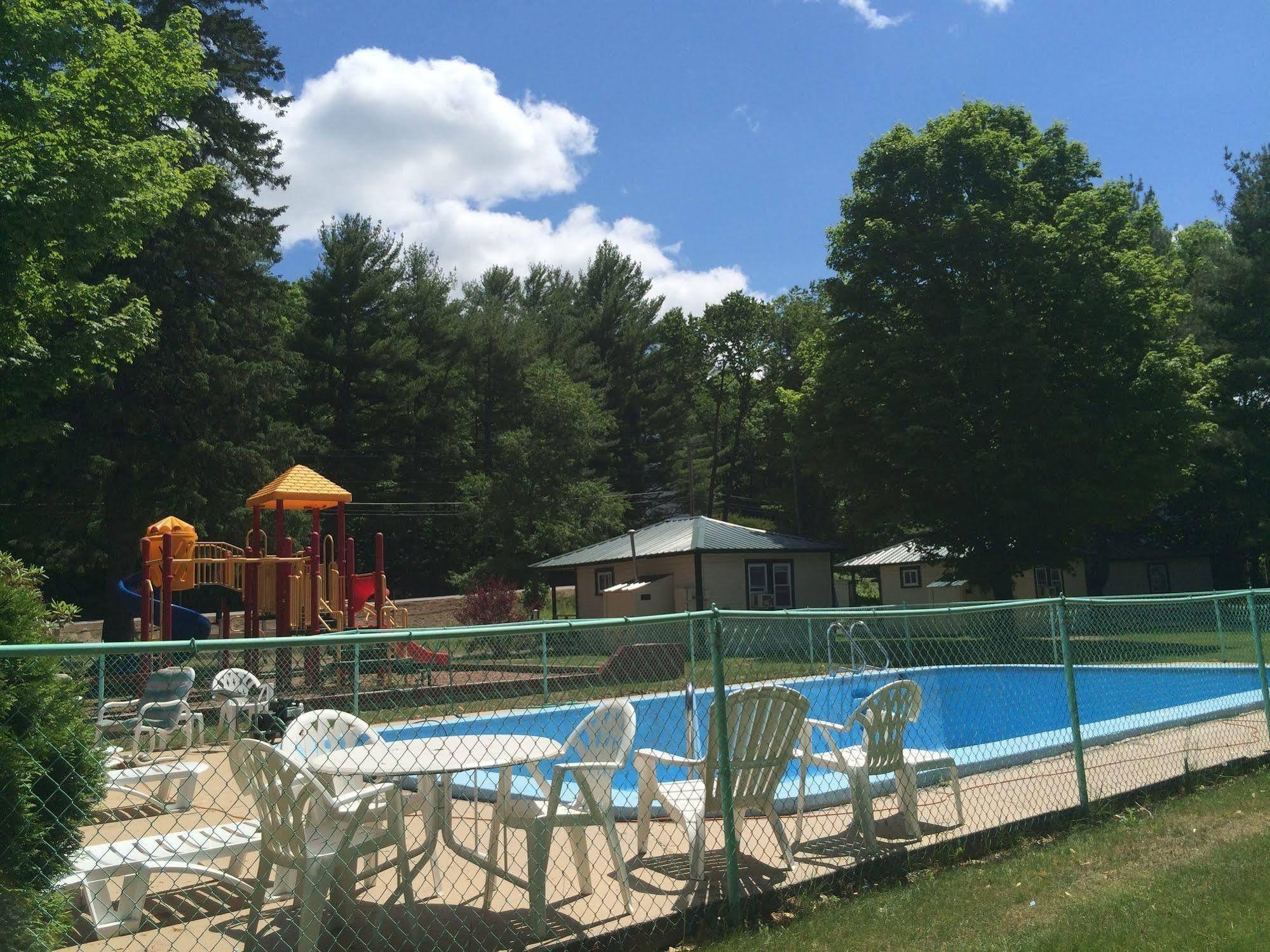Perry'S Motel And Cottages North Conway Exterior photo